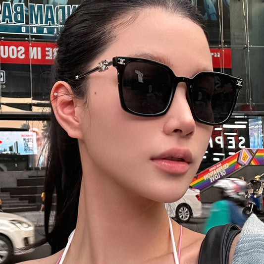 Trendy Square Women's Sunglasses - Advanced UV Protection for Style